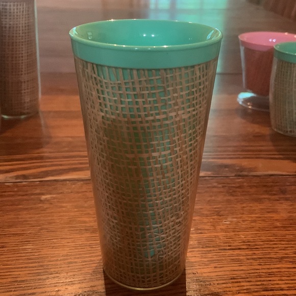 Set of 9 Vintage Melmac Raffia picnicware — assorted tumblers and cups - Picture 6 of 7